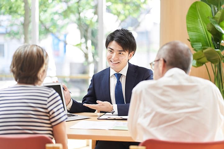 相続手続きのお悩みはストラーダグループへ