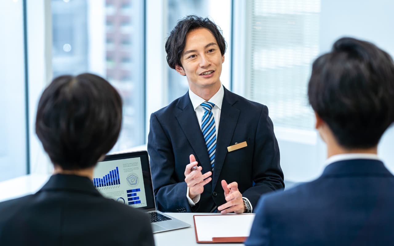 税務顧問とは？スポット契約との違いについて